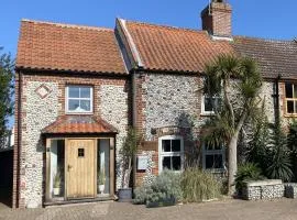 Bulmer Cottage by Winterton Cottages