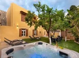 3-4 Bedrooms Villa in old Town