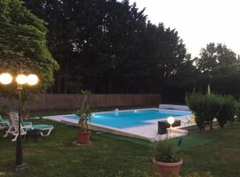 Route des châteaux, Hotel in Ribagnac