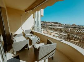 Seaview 2 BR Condo in Play Paraiso Pool & Wifi in Costa Adeje by Aqua Vista Tenerife, Hotel in Adeje