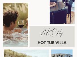 AK Center - Hot Tub Villa, cottage ở Akureyri