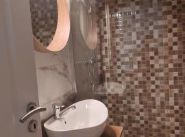 Blue Condo Otopeni, hotel in Otopeni