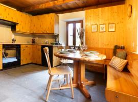Trekking, e-bike e Sci - Poetica casetta nel verde, hotel v destinaci Campo Blenio