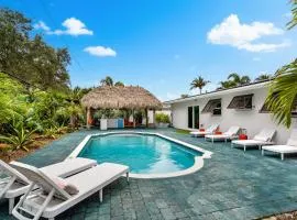 Eccentric home with pool tiki hut & outdoor kitchen
