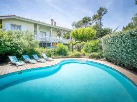 Unique Pool Villa 500m from the beach, Hamptons Style with beautiful Garden