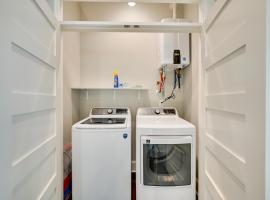 On-Site Lake with Boat Ramp Greenwood Retreat!, hotel en Greenwood