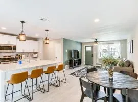 Walk to Lewisville Lake Dog-Friendly Texas Home