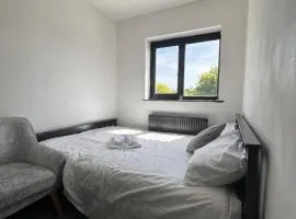 Cozy double near Train Station