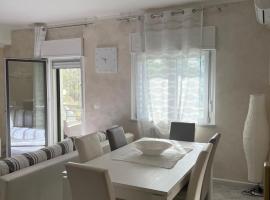 Casa Fiorita, hotel v destinaci Copanello