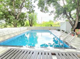 Sukh Villas - Best Budget villa in Karjat, hotel v destinaci Karjat