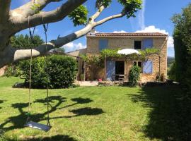 Maison de charme provençale en pierre, hotel a Puyvert