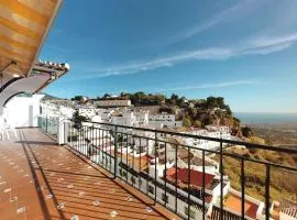 4br Andalusian penthouse w pool & spectacular view