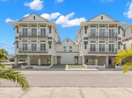 Oynx House & Jade House at the Gemma - 2 Amazing Homes Steps to Clearwater Beach