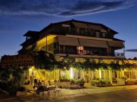 Aktaion Hotel, hotel v destinaci Skála Alykís