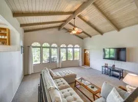 Secluded Waimea Hideaway with Lanai and Views!