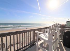 On Slow Time, hotel i Surf City