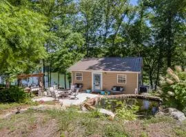 Riverfront Cottage Near Rock Island State Park