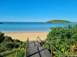 Guarapari Enseada azul! Apto de luxo com Piscina,Beira mar