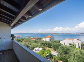 Apartment in Tkon - Insel Pasman 50975, hotel in Tkon