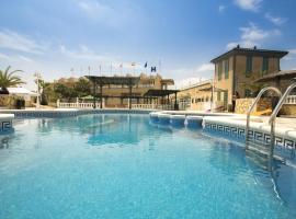 Hotel Costa Blanca Rojales: Rojales'te bir otel