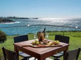 Headland Hideaway