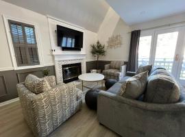 Newly Renovated Loft Villa at Norwich Spa with amenities, 3 minutes to Mohegan, hotel com piscina em Norwich