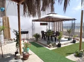 Kanaloa Casa de Playa frente al mar, Los Órganos、ロス・オルガノスのコテージ