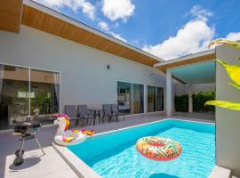 Sasi Pool Villa Phuket, hotel v destinaci Rawai pláž