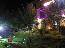 Horse Shoe Motel Gulmit, hotel u gradu Chamangul