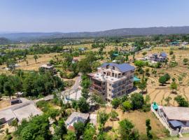 ํ๋ํธ๋ฅด์ ์์นํ ํธํ
Aotel by Clarks Inn Palampur