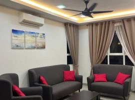 Khan's Seaview Homestay at Pangsapuri Ladang Tanjung - near KTCC & Drawbridge -