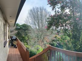 Birdsong hideaway two-bedroom suite in Browns Bay, hotel v Aucklandu