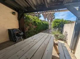 Maison de vacances avec jardin, 650m de la mer, WIFI,CLIM