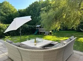 Manorbier Tenby spacious home near beach
