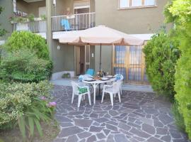 Villetta Giulietta-casa con giardino e parcheggio, vila v destinaci Grado