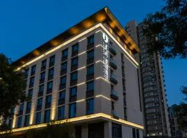 Jianguo Puyin Hotel - Xi'an Big Wild Goose Pagoda University of Science and Technology Qujiang Campus Metro Station