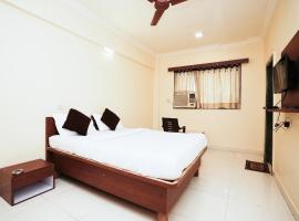 Hotel Della Comfort near Ambreshwar Shiv Mandir, Ambernath, hotel v destinaci Amarnāth
