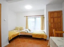 Domek Campingowy Żółty