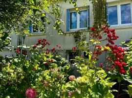 Agréable maison à 500 m de la plage !, hôtel à Saint-Quay-Portrieux