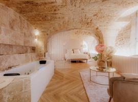 Suite Vénusa - jacuzzi privatif - Hypercentre, hotel a Montpellier