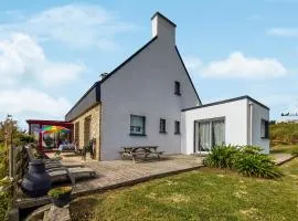 4 Bedroom Cozy Home In Plouarzel