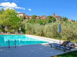 2 Bedroom Stunning Apartment In Paciano