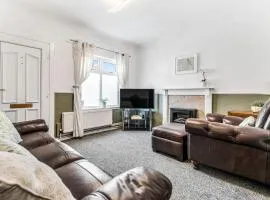 Modern 2-Bed Home Walk to Ashby Town Centre