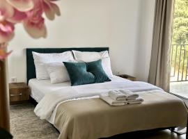 Akhdar Apartments – hotel w mieście Utjeha