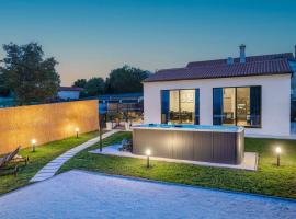 Villa Radola Relaxia by IstriaLux, hotel di Hrboki