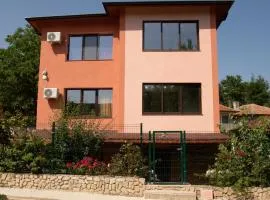 Private Rooms Kranevo