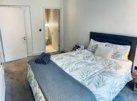 Modern Ensuite Double Bedroom