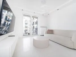 Widzewska Deluxe Apartment by BookingHost