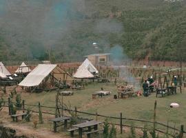 Trũng Party In The Forest - Camping & Homestay Đà Lạt, perkhemahan mewah di Dankia