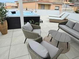 Via del mare angolo via Cavour 2 IUN R1784, hotel v destinaci Villasimius